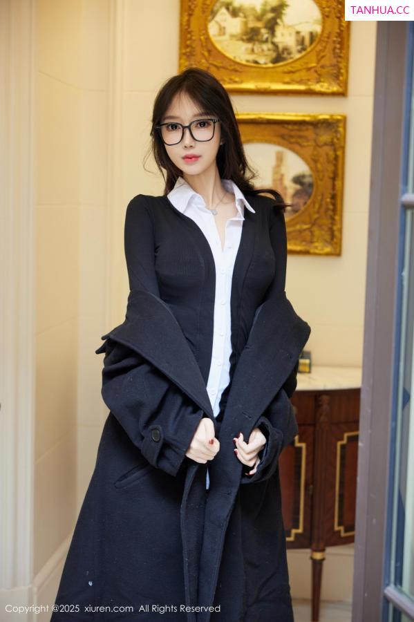 玥儿玥  [XiuRen]高清写真图 2025.02.24 No.9926 玥儿玥er 黑丝美腿第18张图片